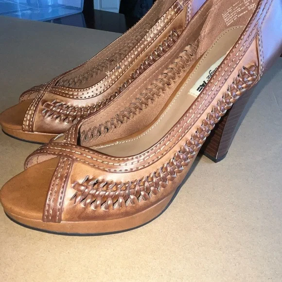 Final Price!!!! Women's Brown Peep Toe Heels by American Eagle - Picture 5 of 9
